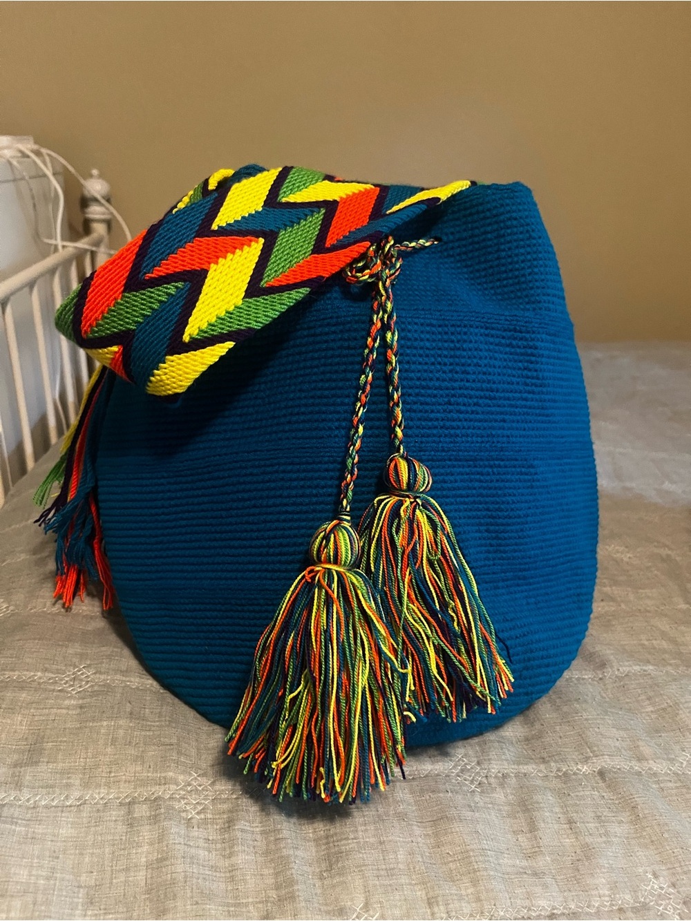Hand woven Wayuu bag